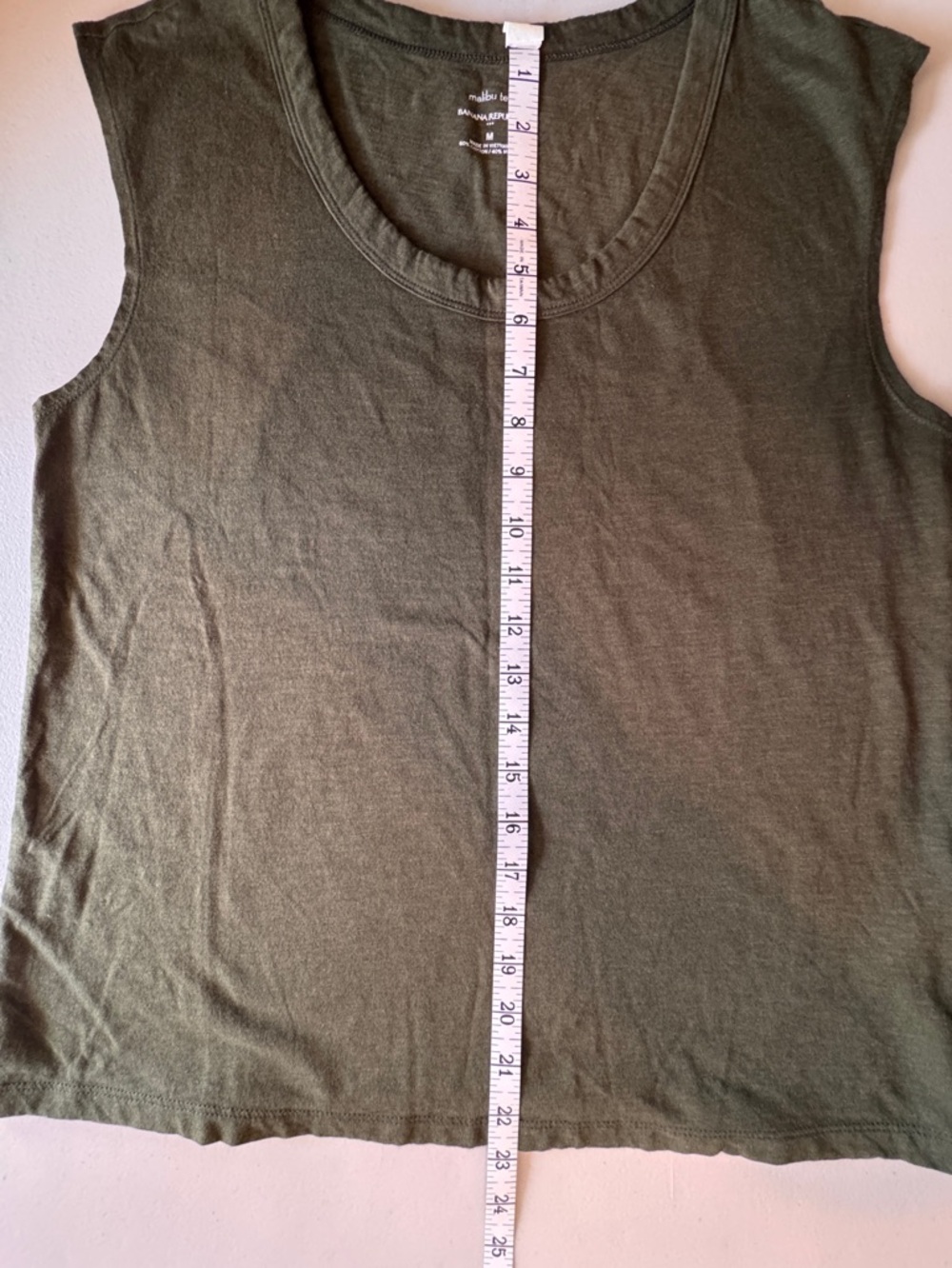 Banana Republic Malibu Tee Tank Olive Green Sleeveless Top Size M Soft - Picture 4 of 8